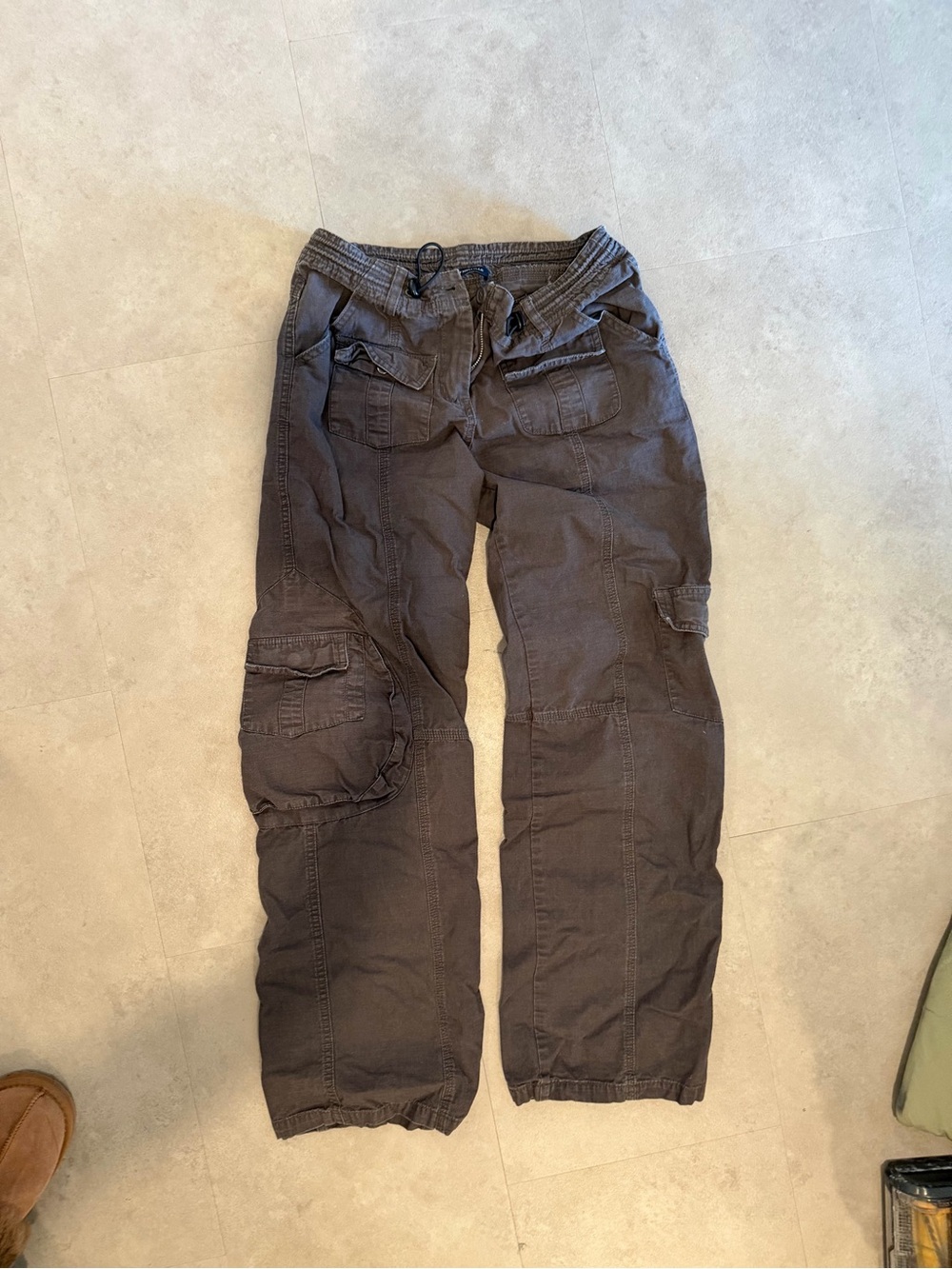 Brandy Melville women’s cargo pants in grey OS
